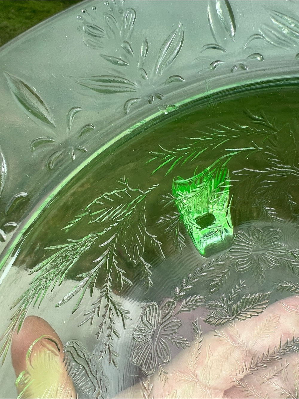 VTG Green Depression Glass Uranium Glass Rose and Thorn Footed Bowl Console Bowl - Picture 7 of 15